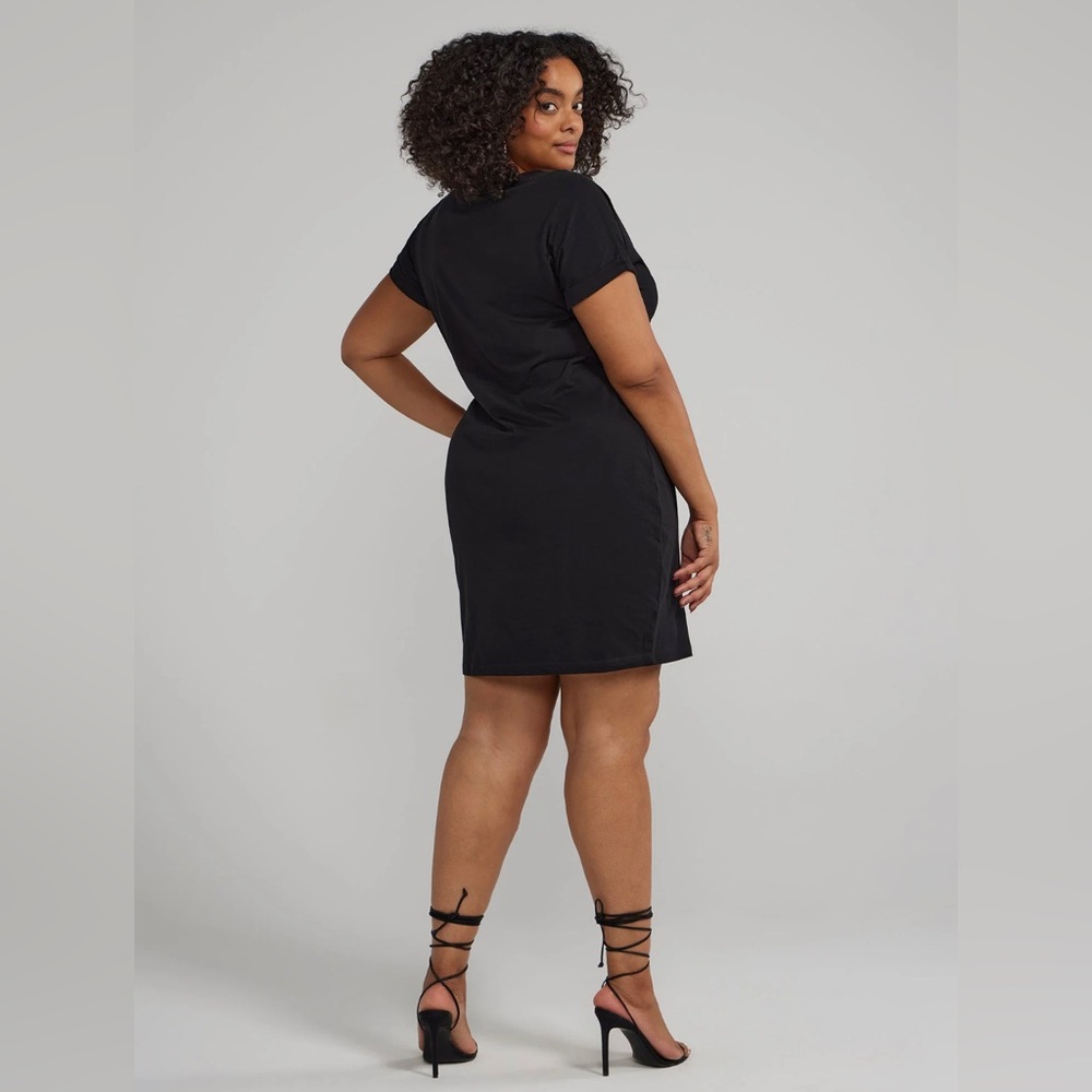 Dress - Perfect V-Neck T-Shirt Dress, Black, 2X. NWT - Picture 3 of 4